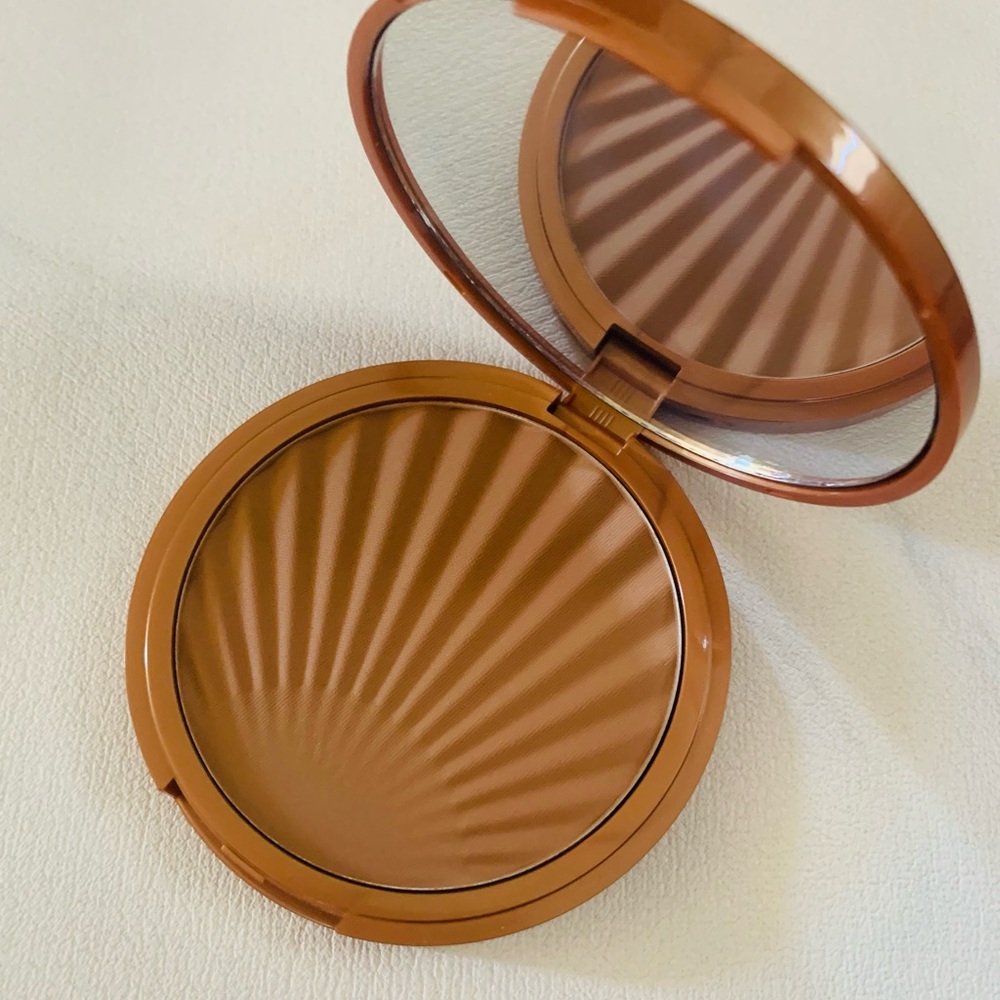 NIB Laura Gellar Baked Impressions Water Resistant Matte Bronzer - Medium